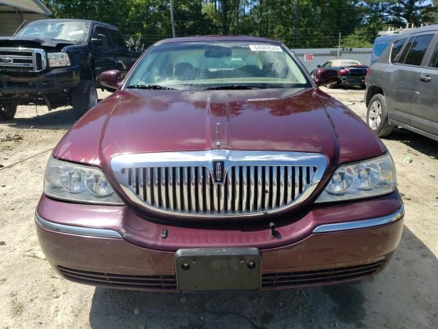 2006 Lincoln Town Car Signature