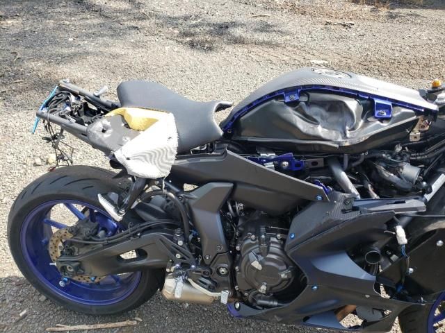 2023 Yamaha YZFR7