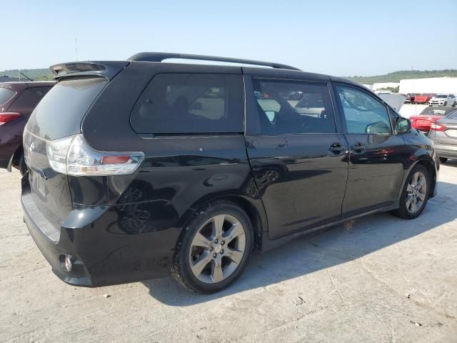 2011 Toyota Sienna Sport