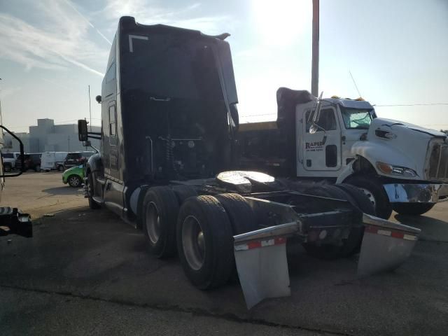 2016 Kenworth Construction T680