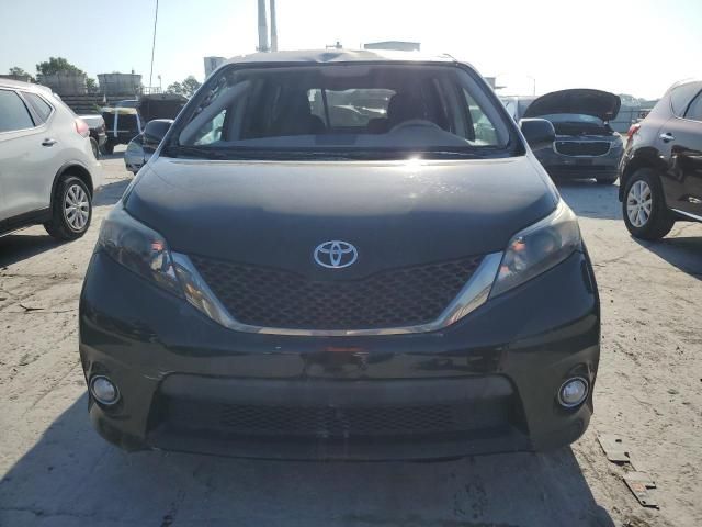 2011 Toyota Sienna Sport