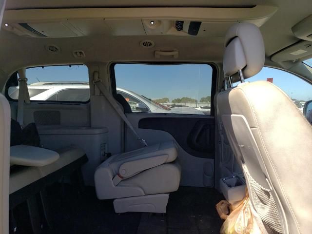 2012 Chrysler Town & Country Touring L