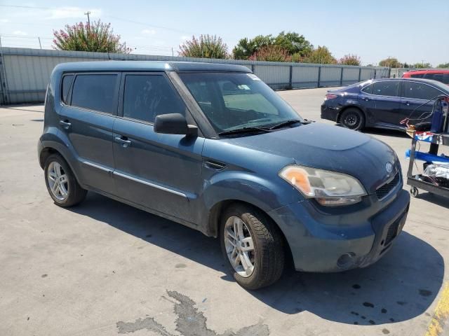 2011 KIA Soul +