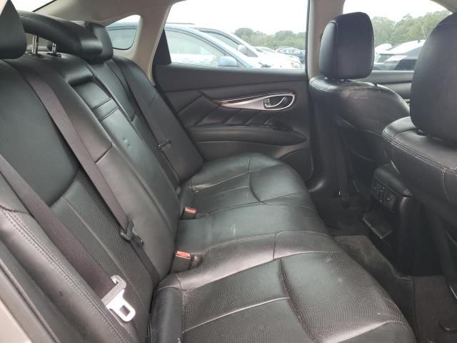 2014 Infiniti Q70 3.7