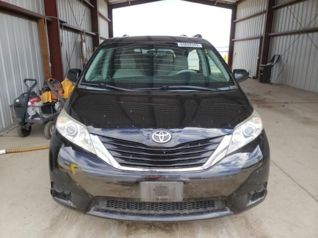 2013 Toyota Sienna LE