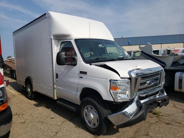 2016 Ford Econoline E350 Super Duty Cutaway Van