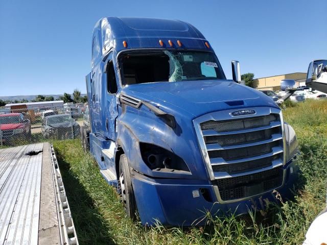 2019 Freightliner Cascadia 126