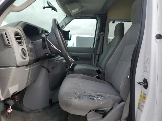 2013 Ford Econoline E350 Super Duty Van