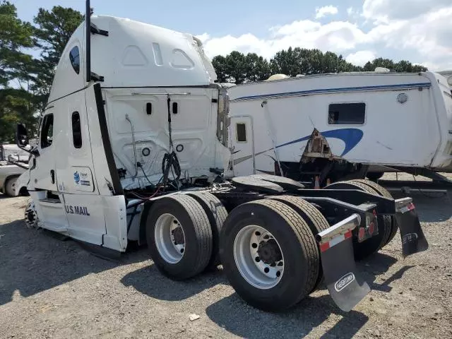 2021 Freightliner Cascadia 126