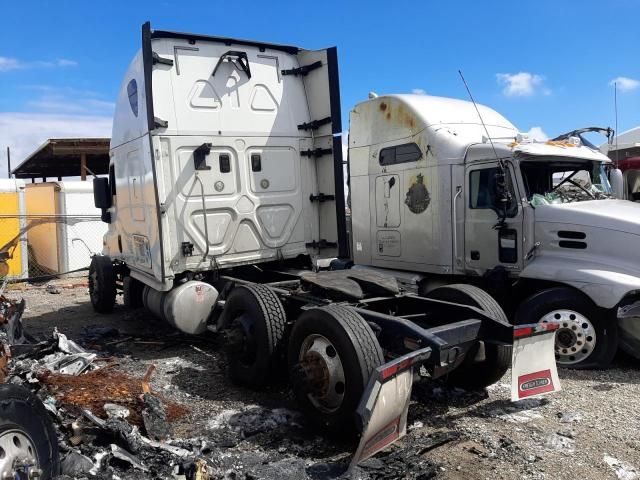 2016 Freightliner Cascadia 125