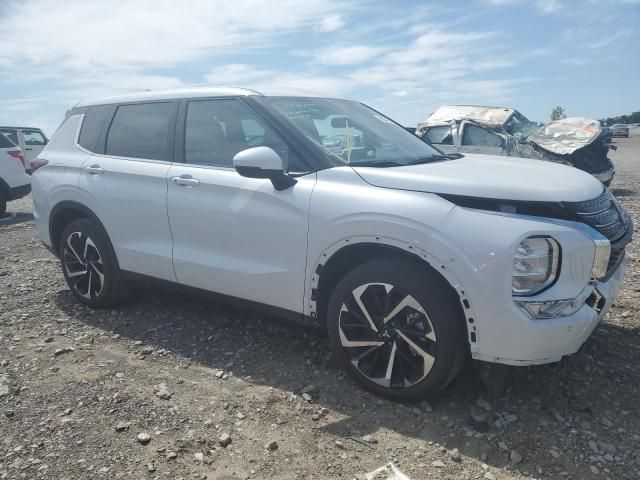 2023 Mitsubishi Outlander SE