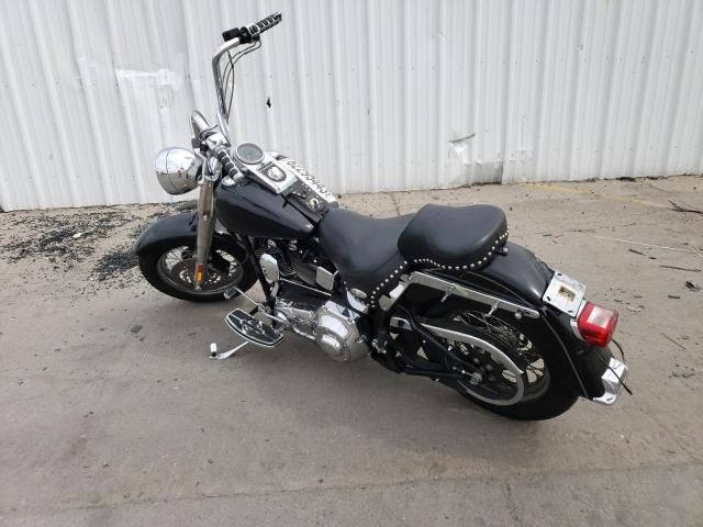 2004 Harley-Davidson Flstc