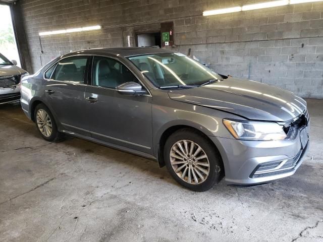 2016 Volkswagen Passat SE