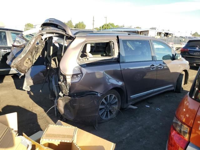 2018 Toyota Sienna XLE