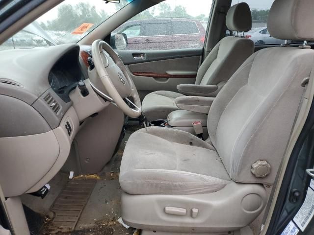 2004 Toyota Sienna XLE