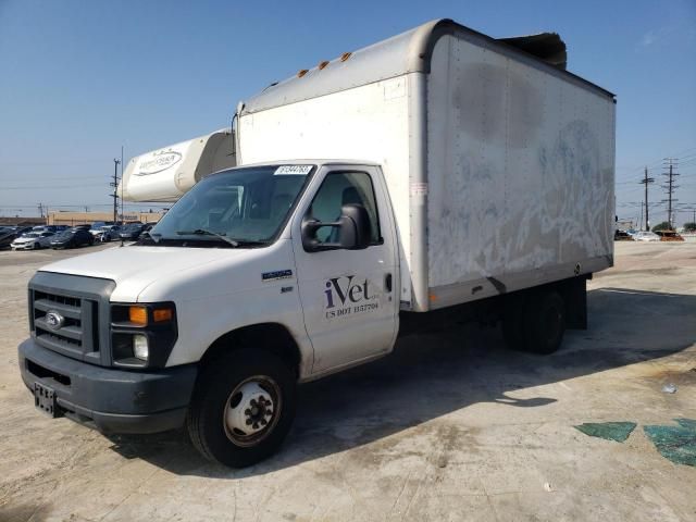 2016 Ford Econoline E350 Super Duty Cutaway Van