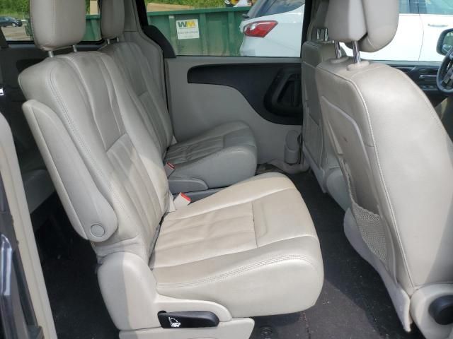 2013 Chrysler Town & Country Touring