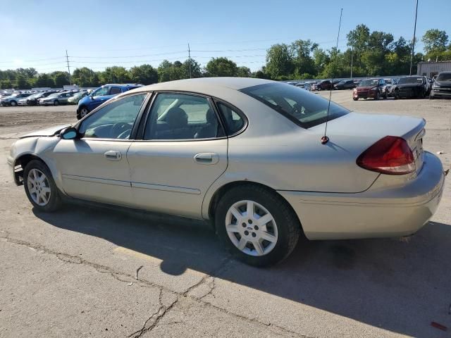 2005 Ford Taurus SE