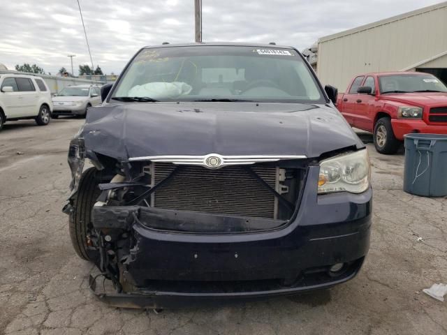 2010 Chrysler Town & Country Touring