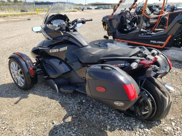 2013 Can-Am Spyder Roadster ST