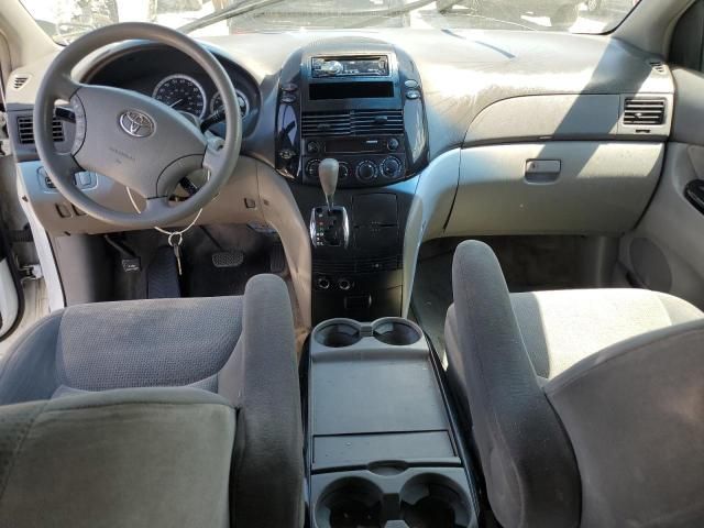 2005 Toyota Sienna CE