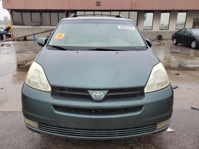 2004 Toyota Sienna XLE