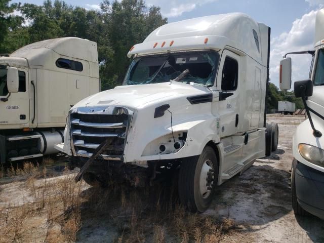 2019 Freightliner Cascadia 126