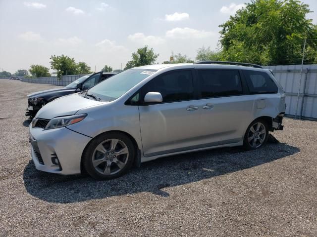 2019 Toyota Sienna SE