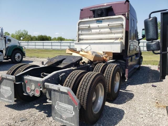 2019 Freightliner Cascadia 126