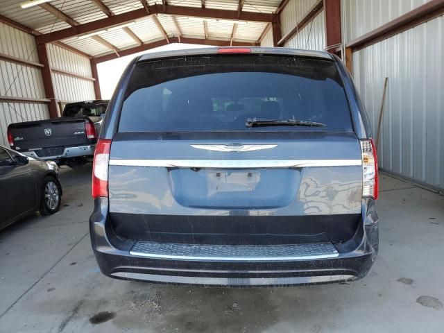 2014 Chrysler Town & Country Touring L