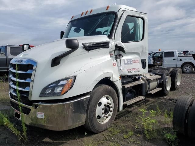 2020 Freightliner Cascadia 126