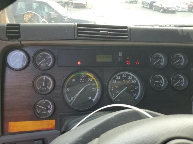 2006 Freightliner Conventional Columbia