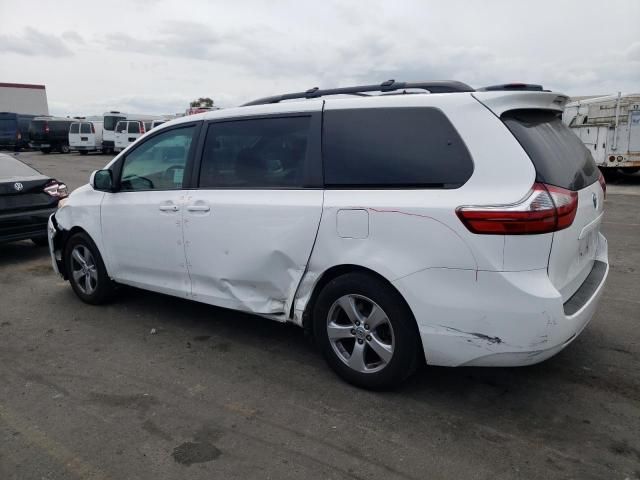 2017 Toyota Sienna LE