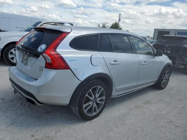 2018 Volvo V60 Cross Country Premier