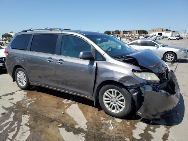 2011 Toyota Sienna XLE