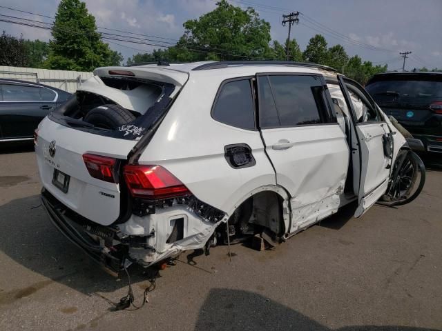 2022 Volkswagen Tiguan SE R-LINE Black