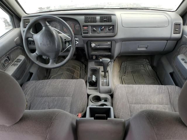 2000 Nissan Frontier Crew Cab XE