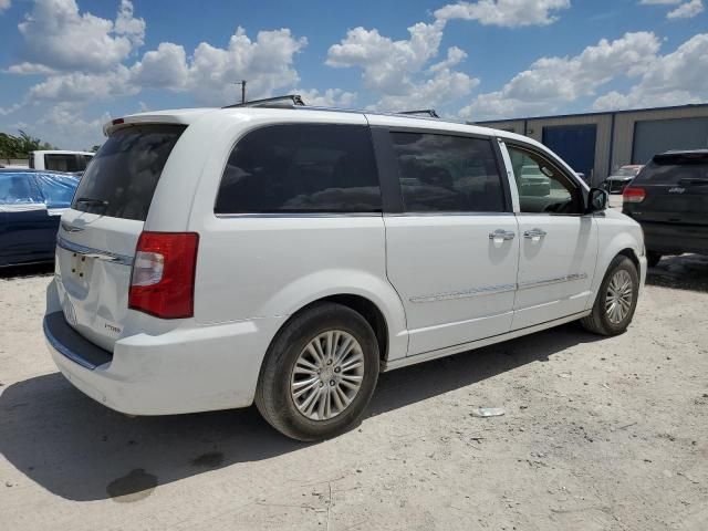 2015 Chrysler Town & Country Limited Platinum