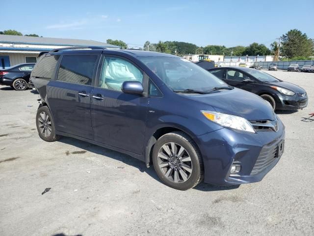 2018 Toyota Sienna XLE