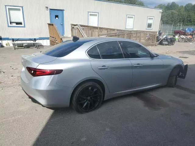 2017 Alfa Romeo Giulia Q4