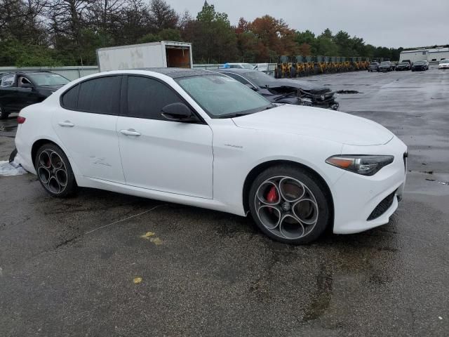 2022 Alfa Romeo Giulia Super