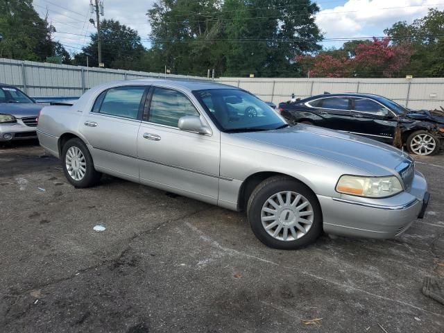 2005 Lincoln Town Car Signature