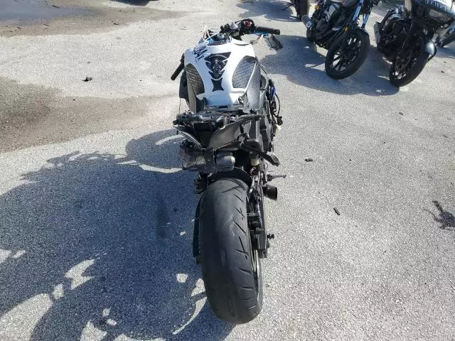 2013 Yamaha YZFR1