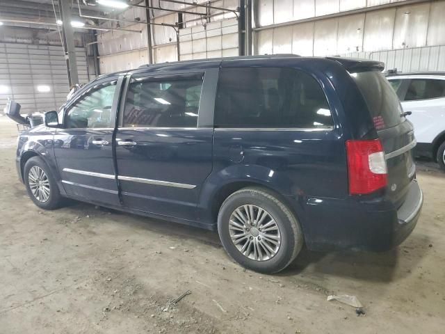 2013 Chrysler Town & Country Touring L