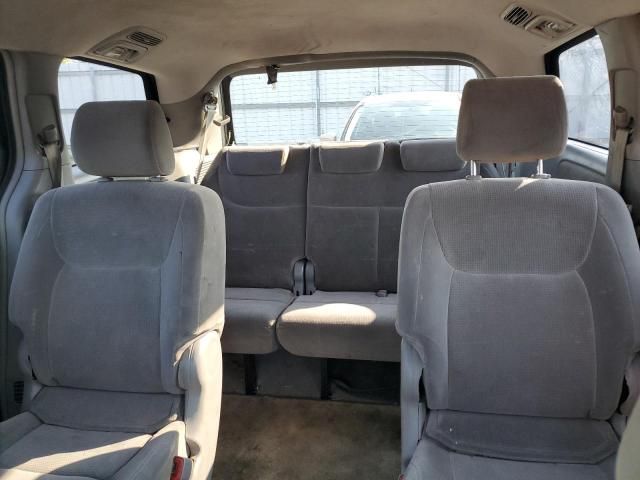 2004 Toyota Sienna CE