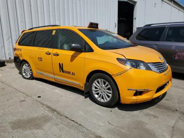 2017 Toyota Sienna XLE