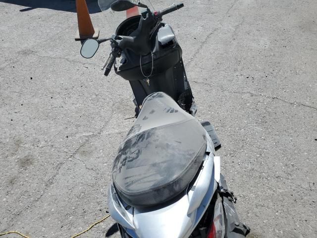 2014 Suzuki UH200