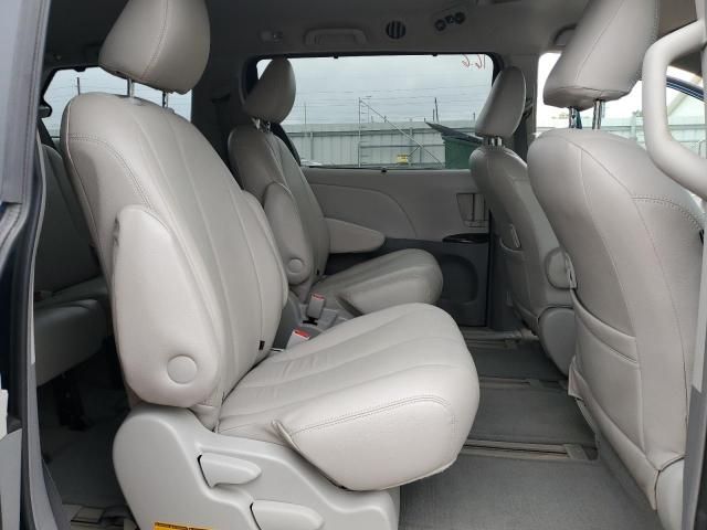 2012 Toyota Sienna LE