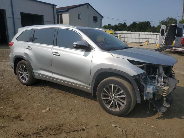 2017 Toyota Highlander SE