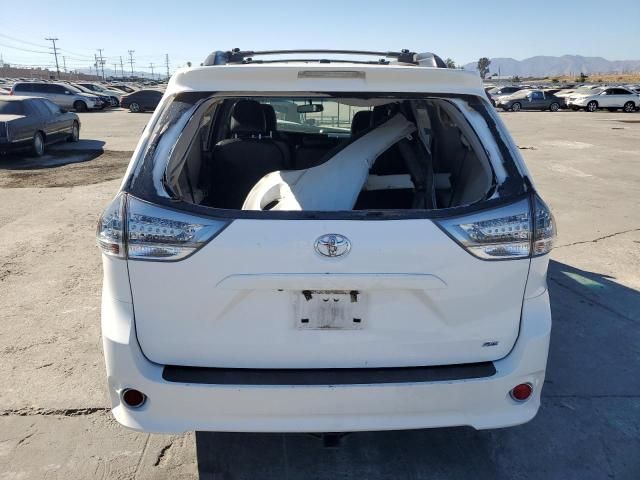 2015 Toyota Sienna Sport